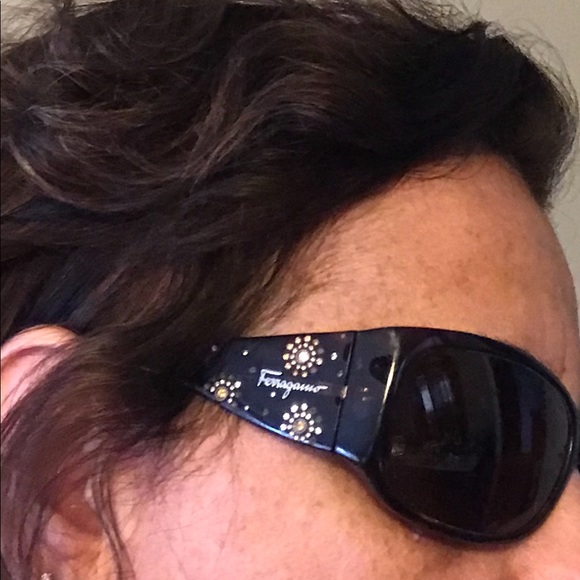 Salvatore Feregamo polarized sunglasses - Picture 4 of 6